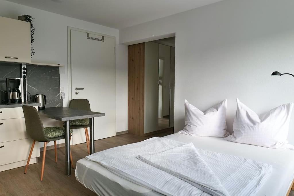 Wunderschoene Ferienwohnung Mit Balkon In Aue Exterior photo