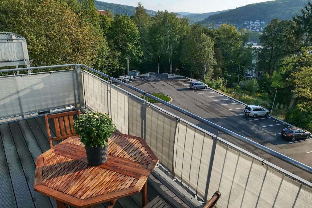 Wunderschoene Ferienwohnung Mit Balkon In Aue Exterior photo